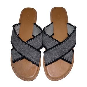 TOMS Vic Fringe Flat Sandals in Black and Gray
